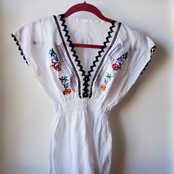 Embroidery Flowers Summer Top - Picture 4 of 4